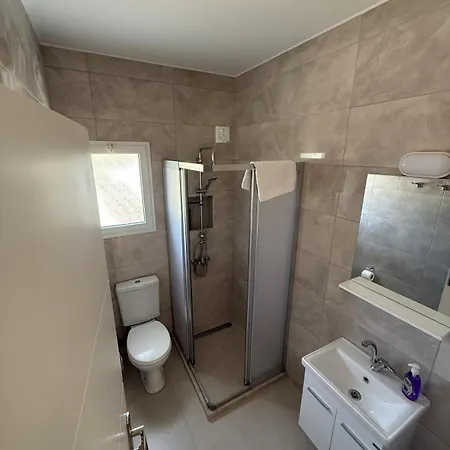 Modern Flat In F2 아파트 니코시아